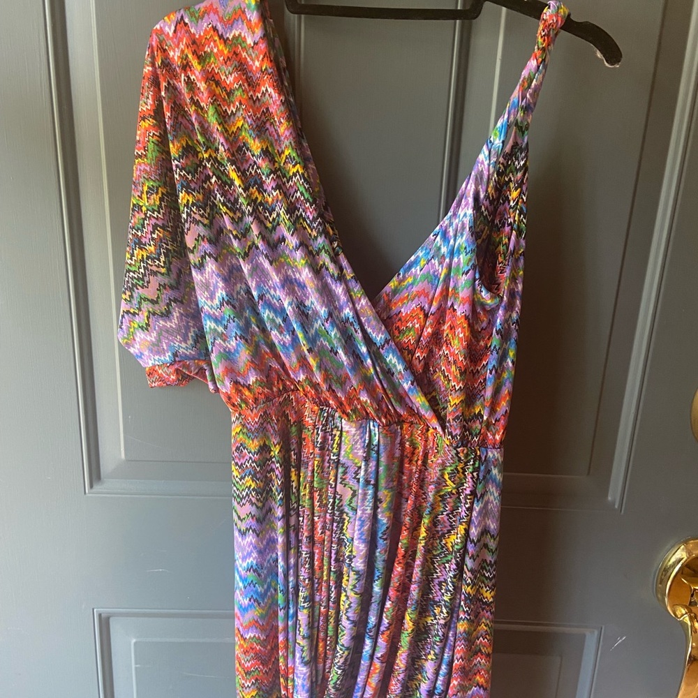 Beautiful dress for night out. Bubble hem . Size medium